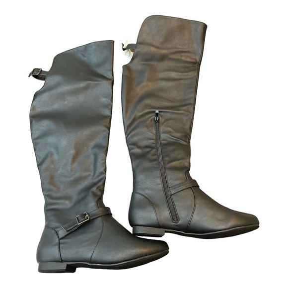 Journee Collection LOFT WIDE CALF boots in black - Picture 6 of 15